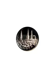 Insignia Singer 28 mm para Gearknob o Hornpush - gamuza Vogue gazelle - Imagen 1 de 1