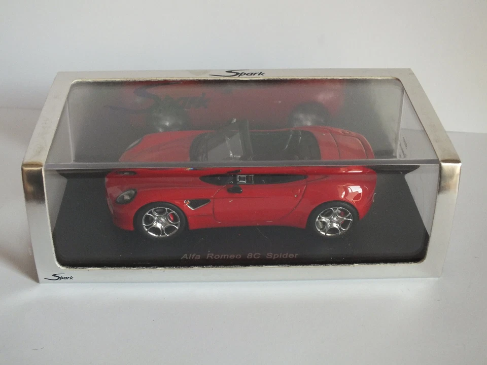 Alfa Romeo 8C Spider 1/43 Spark - Immagine 1 di 1