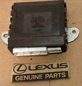 Toyota Genuine Computer multiplex network door front rh 89222-30110 OEM NEW - Picture 1 of 1