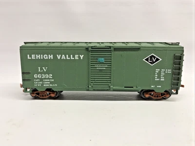 Life-Like 8594 HO Guage Lehigh Valley Box Car LV 66392 - Image 1 of 4