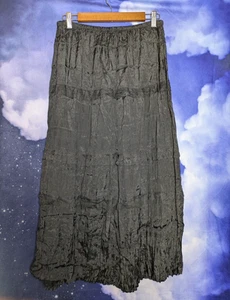 Neu mit Etikett schwarz Stufen Crinkle Maxirock Größe Medium Witchy Whimsigoth Gothic - Bild 1 von 8