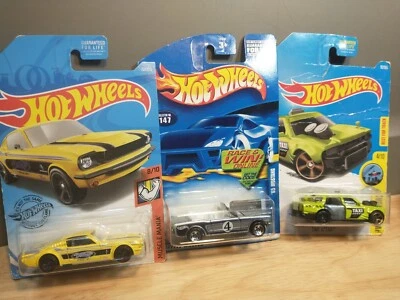 Hot Wheels lot of 3 1965 2+2 Fastback 1965 convertible Mustang Time Taxi City W - Image 1 of 4
