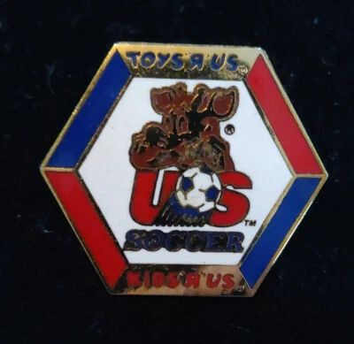 1994 US World Cup Team Soccer Toys R Us Geoffrey Giraffe Sponsor Hat/Lapel Pin - Image 1 of 3