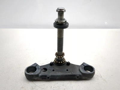 92-04 Abrazadera de dirección triple árbol inferior inferior Intruder Suzuki VL 800 Foto 1 de 4