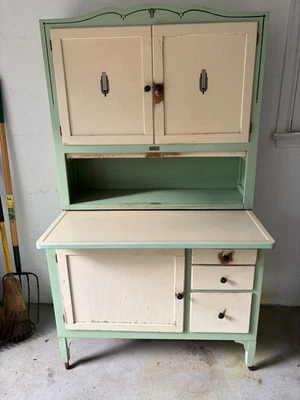 Hoosier Cabinet circa 1920 antique - Image 1 of 4