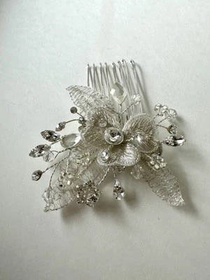 Peine de pelo vintage de boda de alta costura bordado de hojas hecho con cristales de Swarovski Foto 1 de 4