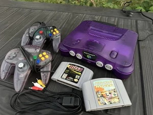 Funtastic Grape N64 + 2 Translucent Controller und zwei Original Spiele  - Bild 1 von 5