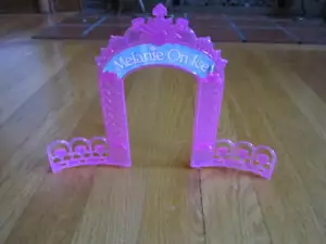 Vintage Melanie's Mall auf Eislaufen rosa Torbogen Rankgitter Ersatzteil kostenloser Versand - Bild 1 von 4