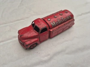 VINTAGE 1950S DINKY TOYS 30P 440 STUDEBAKER MOBILGAS TANKER DIECAST MODEL GOOD - Picture 1 of 5