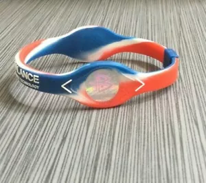 Muñequera NBA Baloncesto Power Balance Rojo Blanco Azul Talla Grande ¡Nueva! - Imagen 1 de 3
