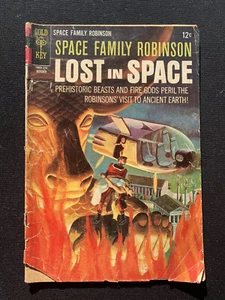Oct 1967 Issue #24 Space Family Robinson Lost In Space Original Comic Book - Picture 1 of 3
