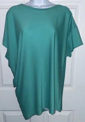 Nuevo con etiquetas Kit + Camiseta técnica Ace para mujer talla mediana verde onda asimétrica ajuste relajado Foto 1 de 4