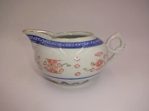 Crema de porcelana vintage Jingdezhen ojo de grano de arroz blanco azul rojo 6" - Imagen 1 de 6