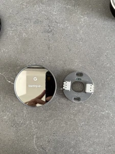 Google Nest Learning Thermostat With Base - Picture 1 of 2