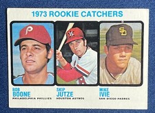 1973 TOPPS #613 ROOKIE CATCHERS; BOB BOONE, SKIP JUTZE, MIKE IVIE EX-MT