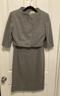 复古 50 - 60 年代灰色羊毛 2 件连衣裙 1/2 袖作物夹克由 Elizabeth Sm 手工制作 — 第 1/4 张图片