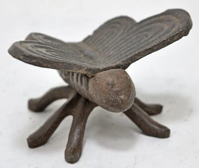 Estatuilla de insecto mosca pequeña de hierro de colección original antigua grabada a mano Foto 1 de 4