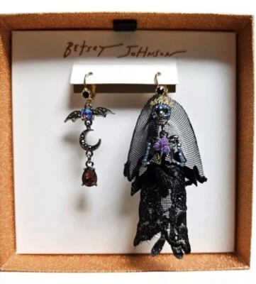 Pendientes Betsey Johnson Magia Oscura Desajuste Cristal Murciélago y Luna Esqueleto Novia Foto 1 de 4