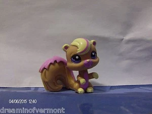 Littlest Pet Shop Ardilla Crema/Rosa y Marrón con Ojos Azules  - Imagen 1 de 1