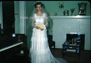 1952 Happy Bride Piano Living Room Midlothian IL Red-Border Kodachrome Slide - Picture 1 of 2