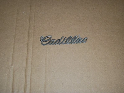 Cadillac Deville Fleetwood 1977-79 cabezal parrilla emblema # 1607891 Foto 1 de 4