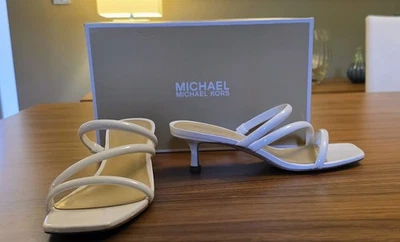 Sandalias Michael Kors Celia Kitten Slide blancas talla 7M tacones con tiras Foto 1 de 4