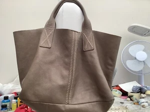 HUGE REAL LEATHER BAG LIGHT BROWN SLOUCH HOBO WEEKEND TOTE SHOULDER USED - Picture 1 of 7