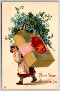 EAS New Year~Small Girl w/Exaggerated Sealed Box Of Forget-Me-Nots & Clover~1909 - Picture 1 of 2