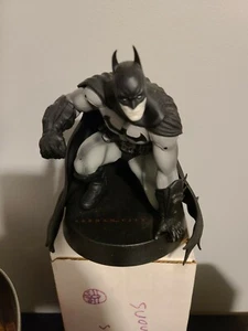 Batman Arkham City Collectable Statue Rare! - Picture 1 of 1