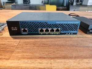 Cisco AIR-CT2504-K9 Wireless LAN Controller - Centralized Network Management - Bild 1 von 2