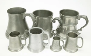 Colección inglesa, holandesa y japonesa de siete tazas de peltre con diferentes tamaños. - Imagen 1 de 2