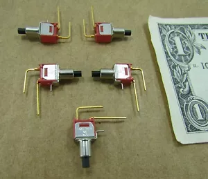 5 interruttori a pulsante momentanei in miniatura serie C&K TP PCB angolato TP11SH9AVGE - Foto 1 di 9