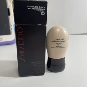 Base Shiseido Natural Mate Sin Aceite 40 ml FPS 8 Natural Beige Claro B2 - Imagen 1 de 6