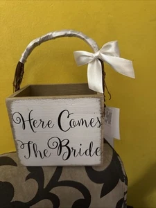 Here Comes The Bride Wood Basket Wedding Keepsake Gift - Picture 1 of 5