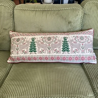 Almohada Martha Stewart Vacaciones Lumbar Bordado Apliques Bosque Amigos Foto 1 de 4