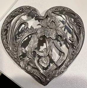 Vintage 1989 Rawcliffe Pewter Heart Shaped Iris Flower Candle Topper Lid - Picture 1 of 2
