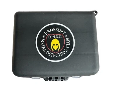 Danebury Metal Detecting Club DMDC The Detectorists Metal Detecting Hallazgos Caja Foto 1 de 4