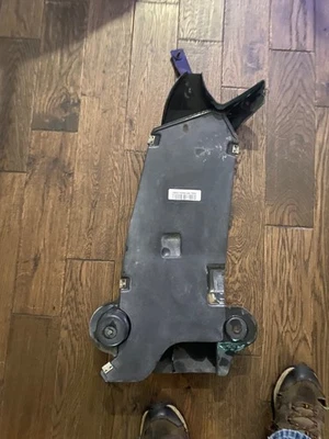 Deflector de aire debajo de la carrocería para Ford Explorer 2011-2019 Foto 1 de 3