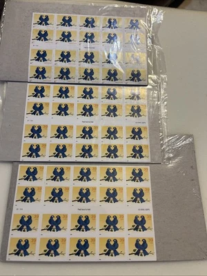 US Scott 3976 Love True Blue Birds 3 Booklet Stamps MNH, 60 Count Year 2005 - Image 1 of 2