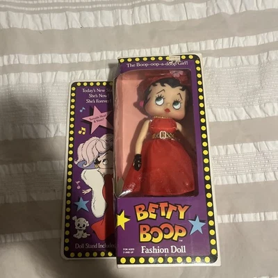1986 Vintage Marty Toy Betty Boop Moda Muñeca Vestido Rojo Nuevo Foto 1 de 4