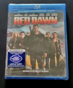 Red Dawn (Blu-Ray + DVD + Digital Copy) 2012 Chris Hemsworth Brand New & Sealed - Picture 1 of 2
