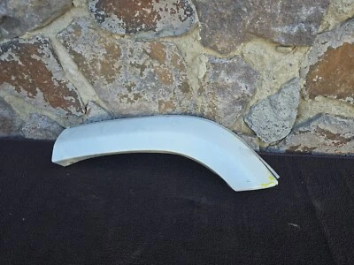TOYOTA 4RUNNER CUARTO TRASERO IZQUIERDO ACAMPANADO MOLDURA 1996-2002 OEM V27 BLANCO KF7 Foto 1 de 4