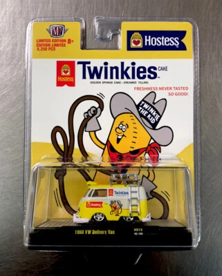 МАШИНЫ M2 1960 VOLKSWAGEN VW ДОСТАВКА ФУРГОН ХОЗЯЙКА TWINKIES МАСШТАБ 1/64. HS13 - Изображение 1 из 4