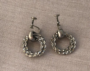 Vintage Silver Tone Hammered Metal Screw Back Earrings - Picture 1 of 6