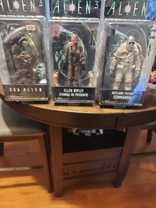 Alien 3 complete set of 3 Neca action figures - Picture 1 of 8