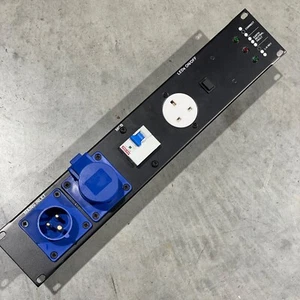 VDC 16A 2U Rackmount Power Distro 16Amp Ceeform In/Out 8x 13A UK Netzbuchse - Bild 1 von 3