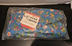 NOS Vintage Oven Mitts Floral Bright Blue Sealed Retro Grannycore Cottage - Picture 1 of 2