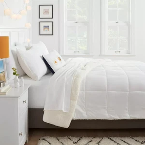 Room Essentials Twin / Twin XL White Quilted Faux Shearling Microfiber Comforter - Picture 1 of 2