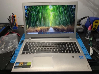 Lenovo Ideapad P500, Battery, Charger, 2.6Ghz CPU 6GB RAM Tested and WORKING - Image 1 of 4