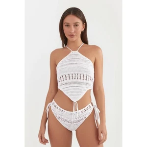 NEW Abercrombie & Fitch White Crochet Knit Cropped Halter Top Crop Top Size M - Picture 1 of 8
